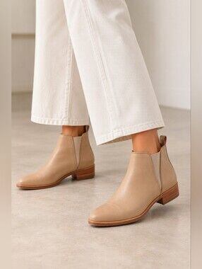 Nisolo Eva Beige Everyday Chelsea Leather Almond Bootie Size 8
